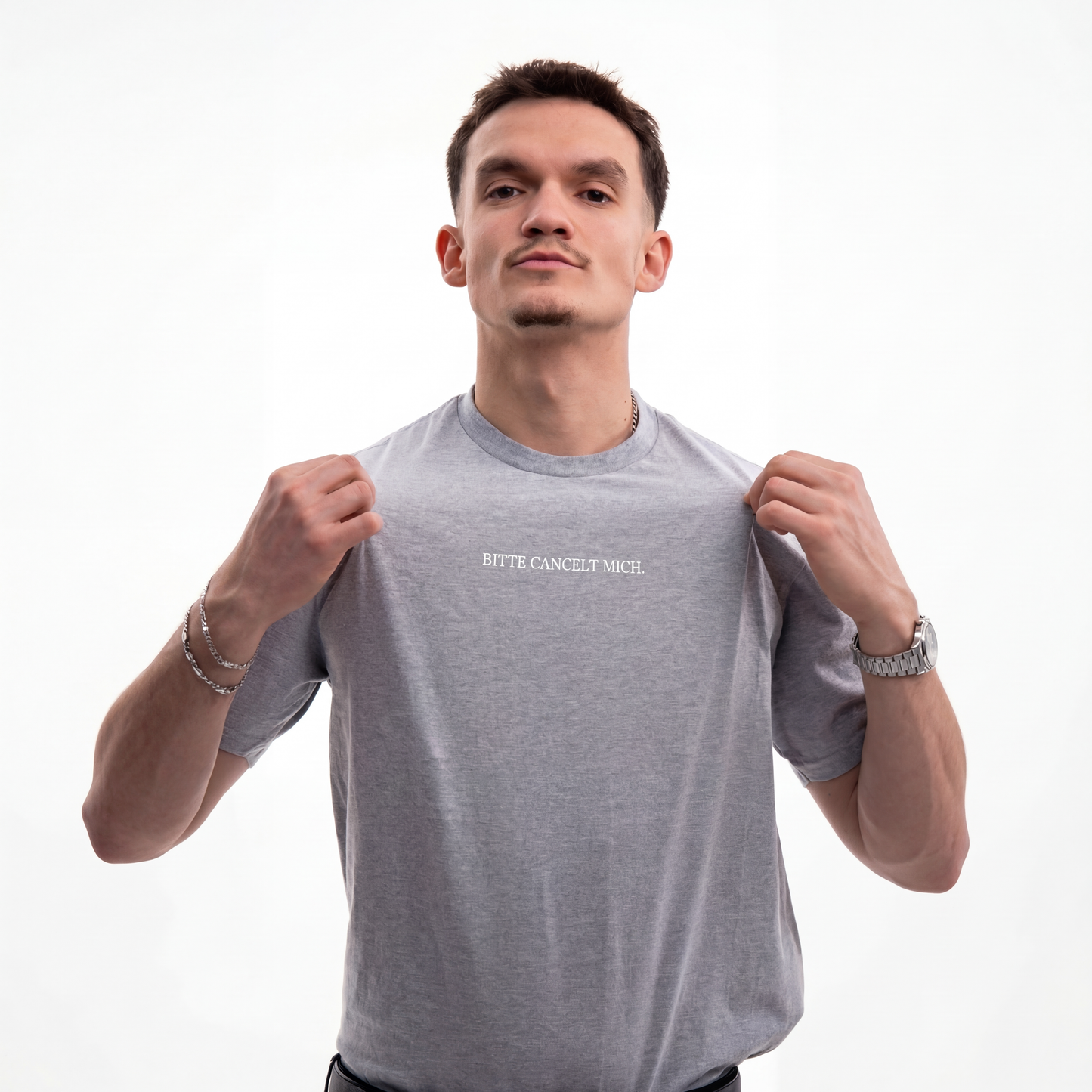 "BITTE CANCELT MICH." T-Shirt mit gesticktem Logo